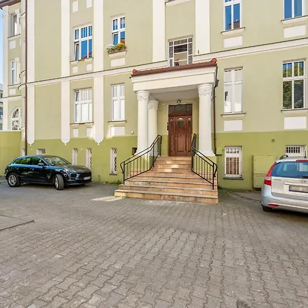 Dwor By Downtown Apartment