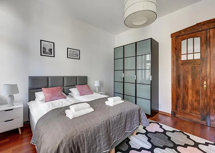 Dwor By Downtown Apartment